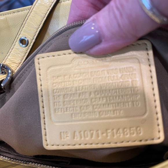 Coach Gallery East West yellow patent leather pleated tote - Picture 7 of 9